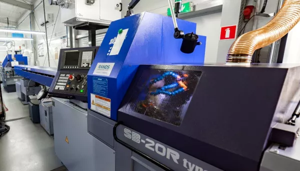 Milling or Turning? Choosing the Right CNC Machining Method for Your Project