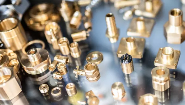 Obróbka skrawaniem mosiądzu w technologii CNC - właściwości, strategie i dobre praktyki